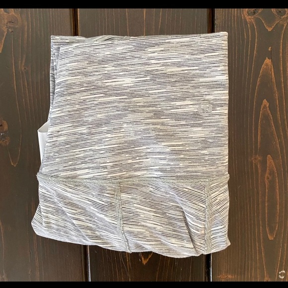 Lululemon Wunder Under SE Scallop Wee Are From Space Nimbus Battleship - Picture 12 of 12